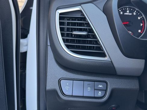 Used 2023 Kia Seltos LX image 23