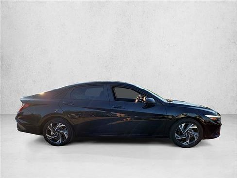 Used 2025 Hyundai Elantra Sport w/ Cargo Package FWD image 4