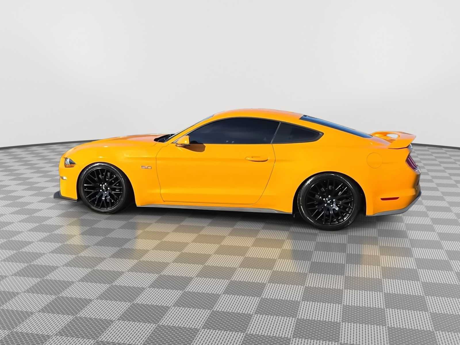 Used 2019 Ford Mustang GT Premium w/ GT Performance Package RWD image 5