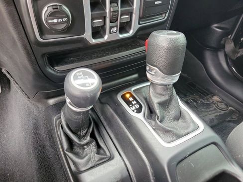 Used 2018 Jeep Wrangler Unlimited Sport S image 27