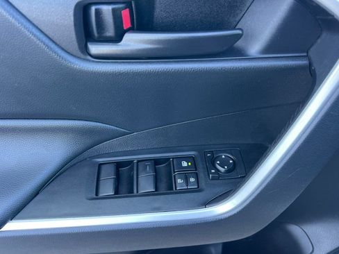 Used 2025 Toyota RAV4 LE AWD/4WD image 8