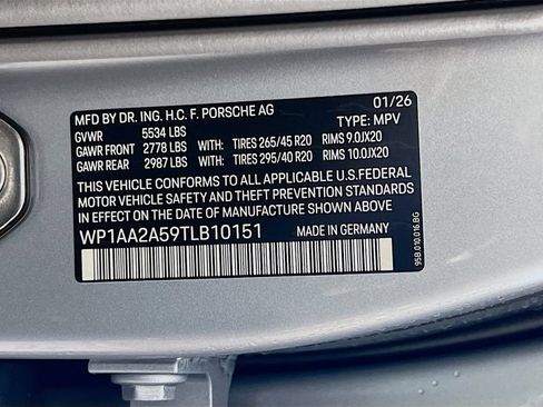 Certified 2026 Porsche Macan AWD/4WD image 34