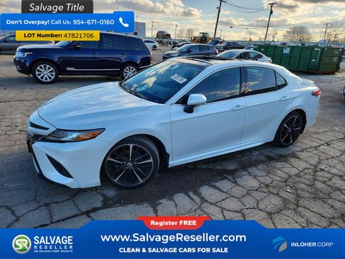 Used 2019 Toyota Camry XSE image 1