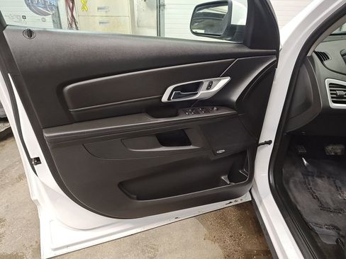 Used 2016 GMC Terrain SLE image 16