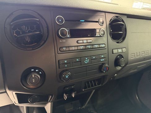 Used 2015 Ford F250 XL w/ Power Equipment Group AWD/4WD image 17