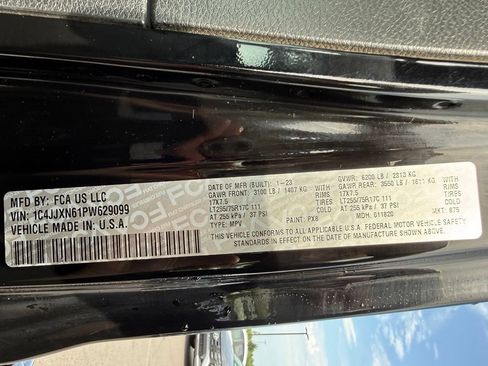 Used 2023 Jeep Wrangler Unlimited AWD/4WD image 31