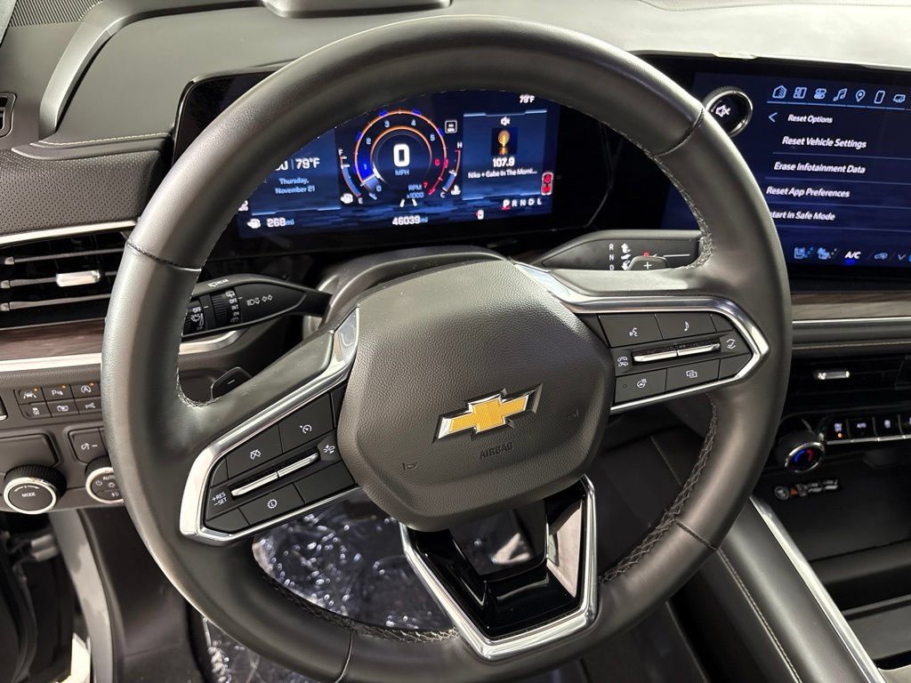 Certified 2025 Chevrolet Suburban Premier RWD image 35