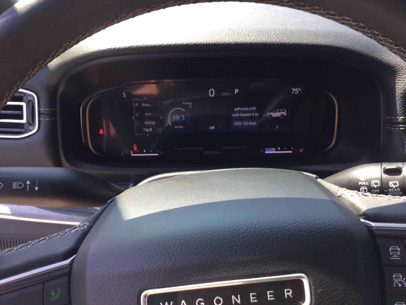 Used 2022 Jeep Wagoneer Series III w/ Premium Group I AWD/4WD image 23