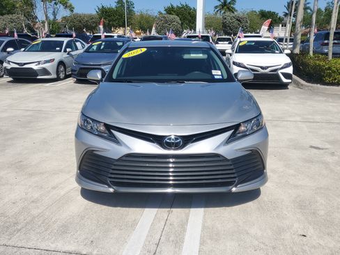Used 2024 Toyota Camry LE FWD image 8