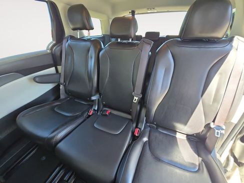 Used 2023 Kia Carnival LX w/ Paint Protection Package FWD image 13