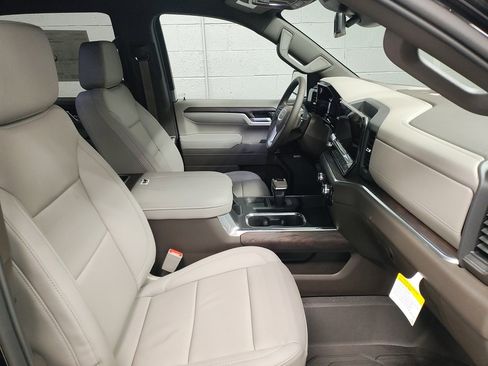 New 2026 GMC Sierra 1500 SLT w/ SLT Premium Plus Package image 7