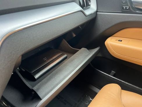 Used 2019 Volvo XC60 T6 Momentum w/ Premium Package image 34