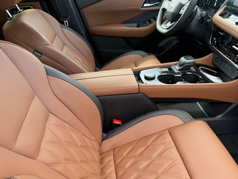 New 2026 Nissan Rogue Platinum image 11