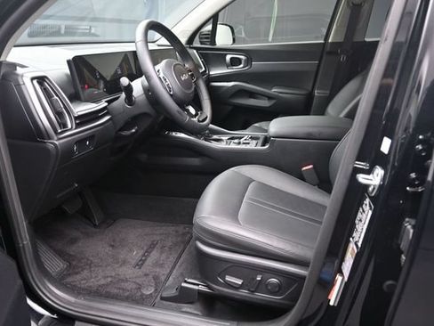Used 2025 Kia Sorento S FWD image 17
