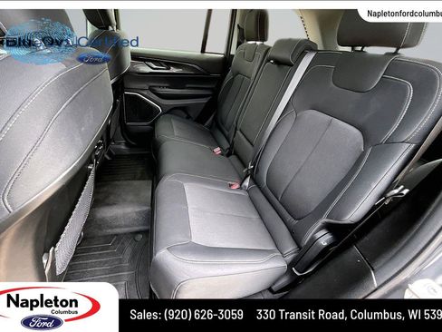 Used 2022 Jeep Grand Cherokee Laredo w/ Luxury Tech Group I AWD/4WD image 27
