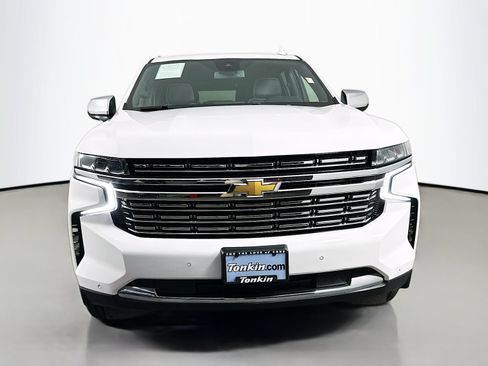 Used 2024 Chevrolet Suburban Premier AWD/4WD image 2