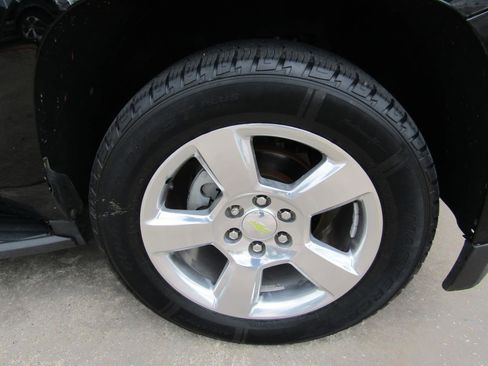 Used 2016 Chevrolet Suburban LT RWD image 7