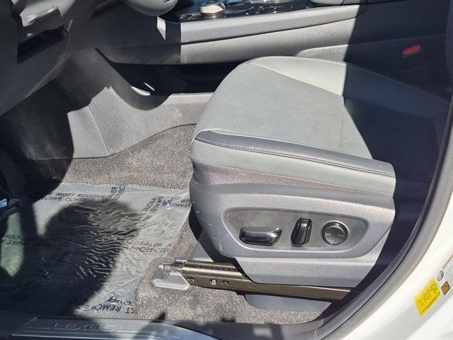 Used 2025 Lexus RZ 300e FWD image 17