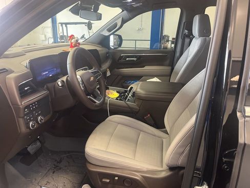 Used 2025 Chevrolet Tahoe LS AWD/4WD image 6