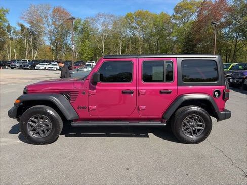 Used 2024 Jeep Wrangler Unlimited Sport AWD/4WD image 4
