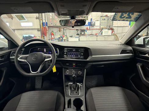 Used 2023 Volkswagen Jetta S image 23