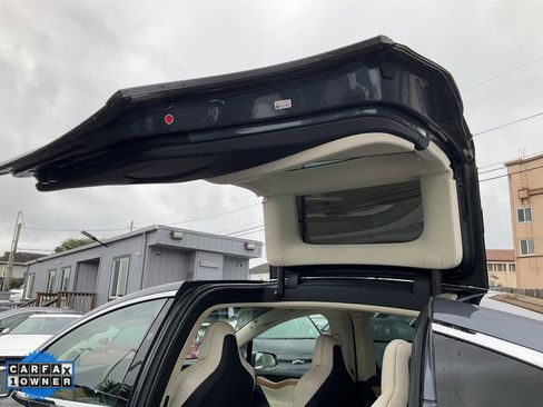 Used 2018 Tesla Model X 100D image 38