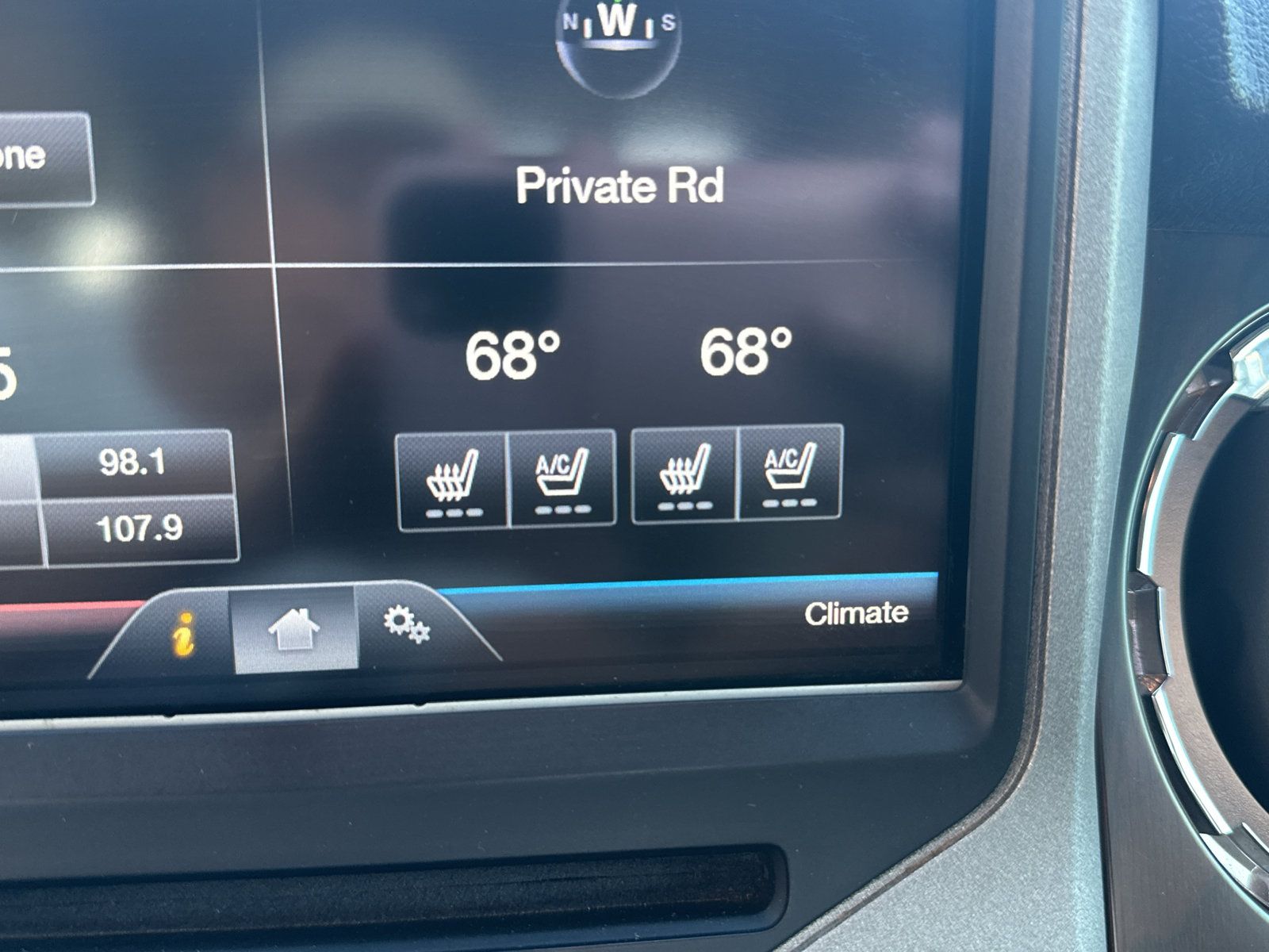 Used 2016 Ford F350 Lariat w/ Lariat Interior Package AWD/4WD image 14