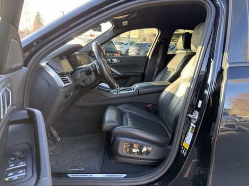 Used 2022 BMW X6 M50i w/ Executive Package image 9