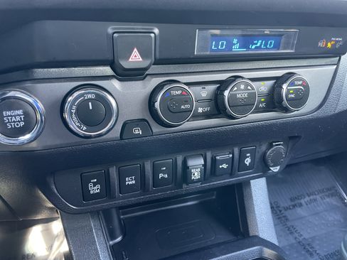 Used 2023 Toyota Tacoma TRD Off-Road w/ Technology Package image 29