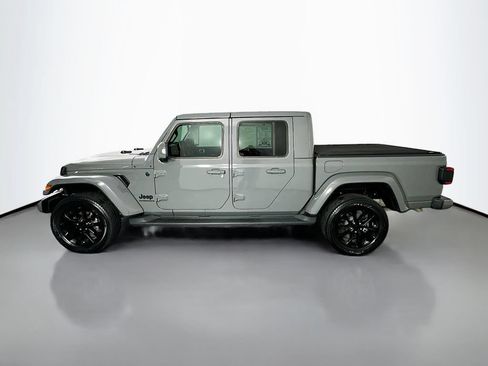 Used 2023 Jeep Gladiator Overland AWD/4WD image 4