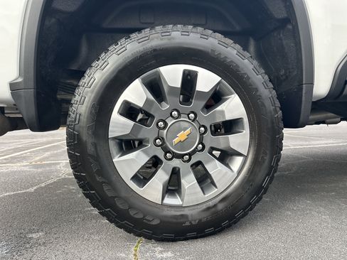 Certified 2024 Chevrolet Silverado 2500 Custom w/ Custom Value Package image 18