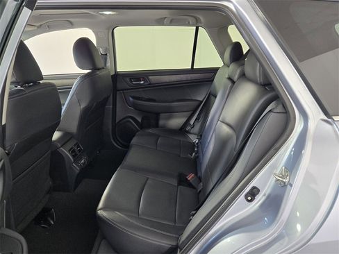 Used 2018 Subaru Outback 3.6R Limited image 8