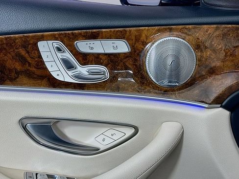 Used 2018 Mercedes-Benz E 300 image 19