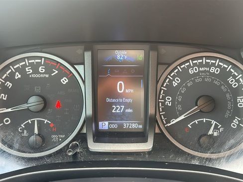 Used 2023 Toyota Tacoma TRD Off-Road w/ Technology Package image 2