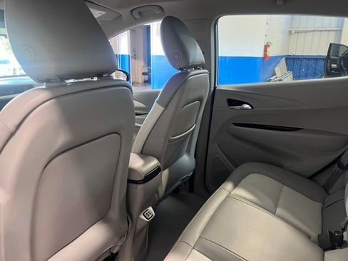 Used 2019 Chevrolet Bolt Premier w/ Infotainment Package image 17
