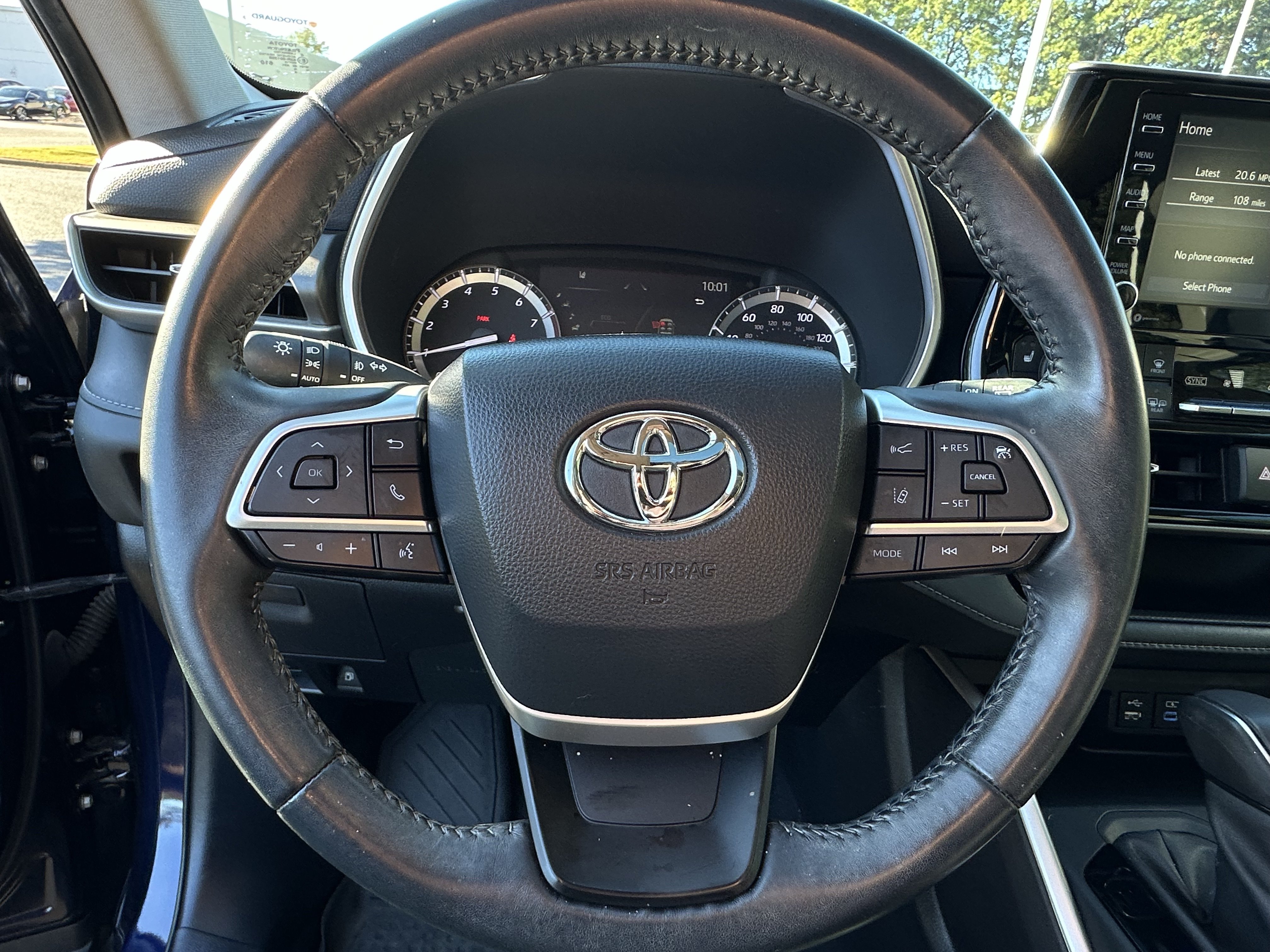 Used 2022 Toyota Highlander XLE FWD image 6