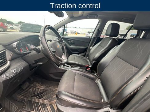 Used 2019 Chevrolet Trax LT w/ LT Convenience Package AWD/4WD image 16