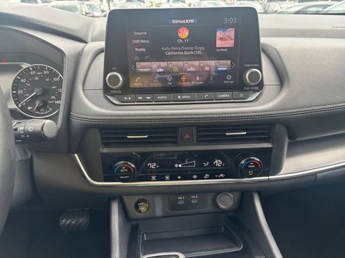 Used 2025 Nissan Rogue SV FWD image 16