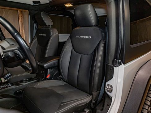 Used 2018 Jeep Wrangler Rubicon w/ Power Convenience Group image 20