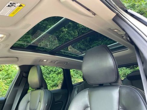 Certified 2022 Volvo XC60 B5 Inscription w/ Advanced Package AWD/4WD image 24