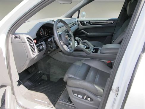Used 2019 Porsche Cayenne AWD/4WD image 9