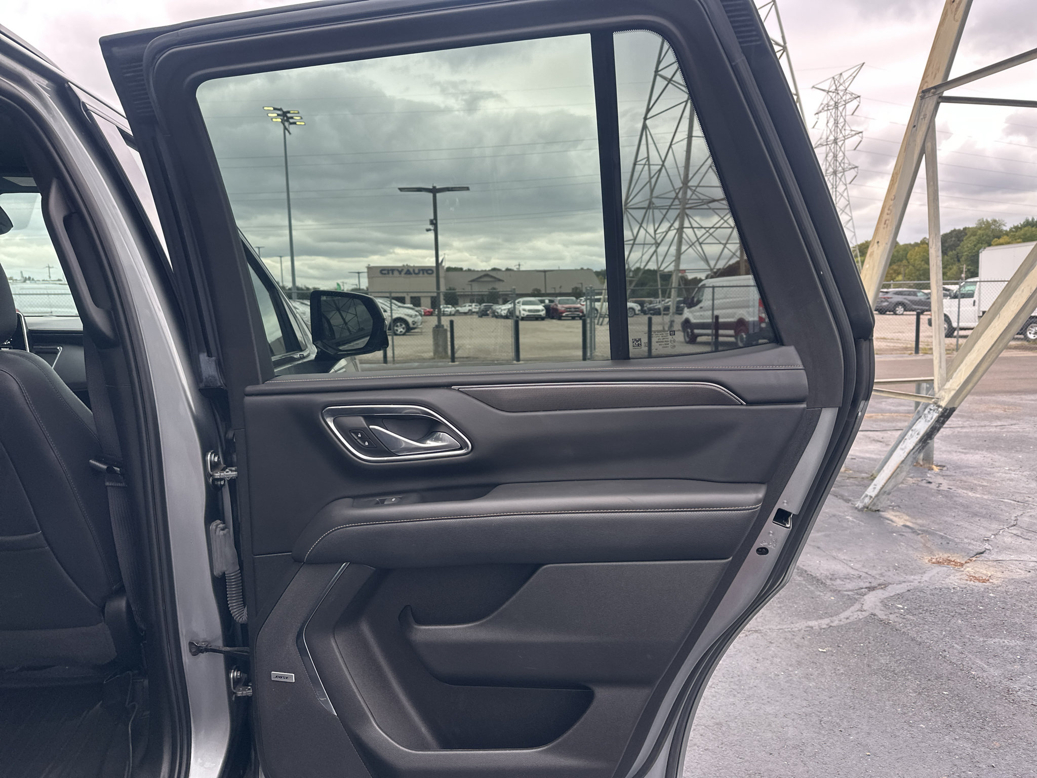 Used 2023 GMC Yukon AT4 w/ Technology Package AWD/4WD image 18