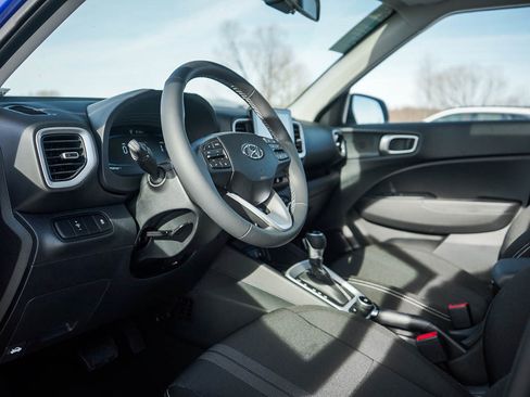 New 2026 Hyundai Venue SEL FWD image 17
