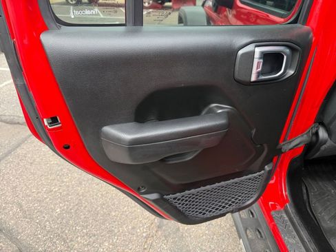 Used 2023 Jeep Wrangler Unlimited Rubicon 4xe w/ Cold Weather Group AWD/4WD image 25