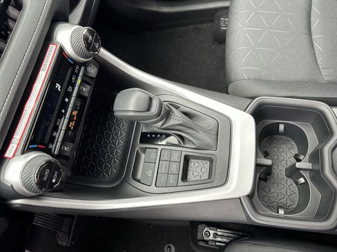 Used 2025 Toyota RAV4 XLE image 17
