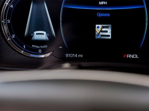 Used 2020 Cadillac Escalade Premium Luxury image 17