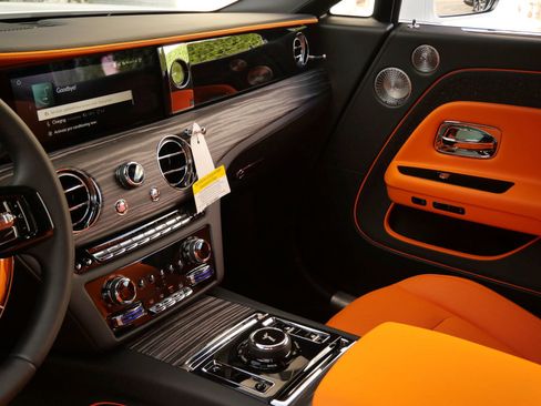 Certified 2024 Rolls-Royce Spectre image 27