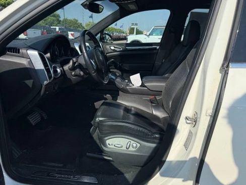 Used 2011 Porsche Cayenne S AWD/4WD image 2