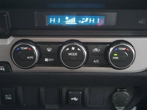 Used 2023 Toyota Tacoma SR image 11