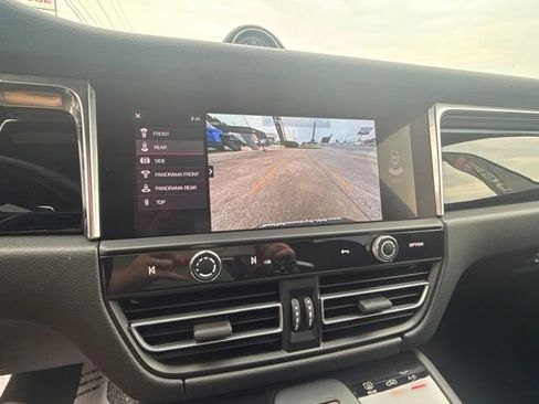 Used 2025 Porsche Macan AWD/4WD image 22
